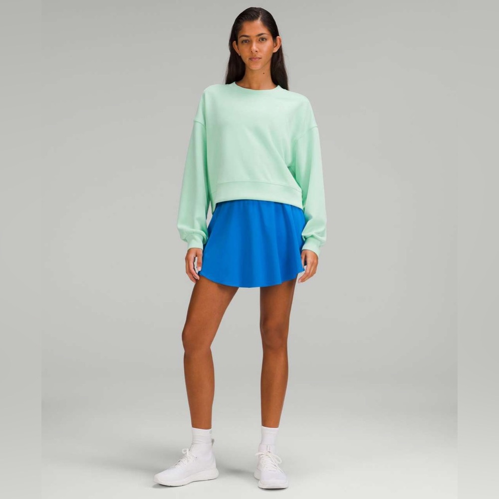 Lululemon Perfectly Oversized Cropped
Crew softstreme, like new